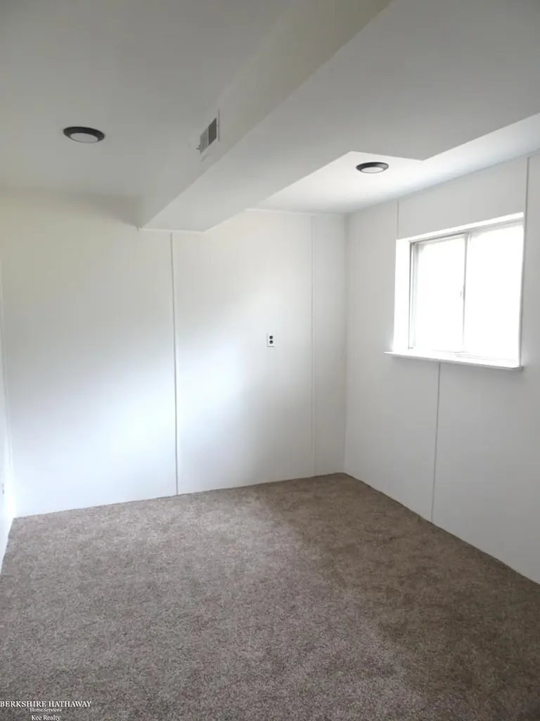 11027 Dill Court Sterling Heights City MI 48312