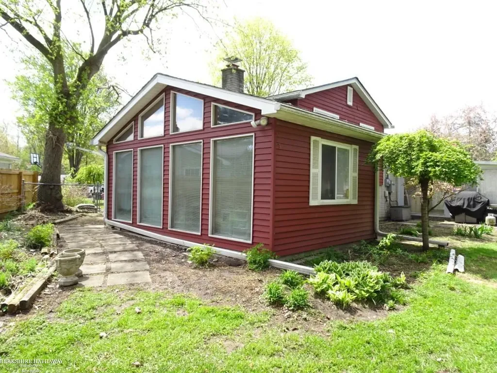 11027 Dill Court Sterling Heights City MI 48312