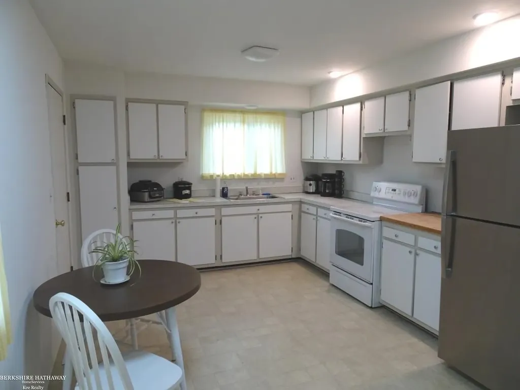 11027 Dill Court Sterling Heights City MI 48312