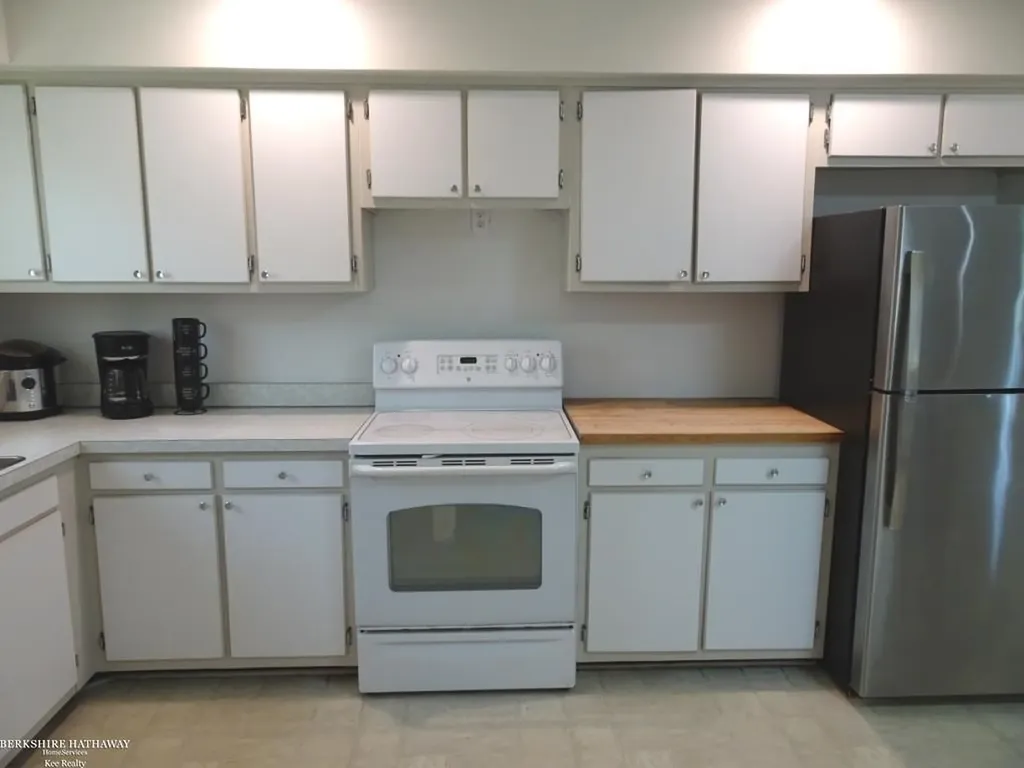 11027 Dill Court Sterling Heights City MI 48312