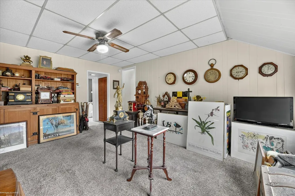 1114 Burlington Drive Mt. Clemens City MI 48043