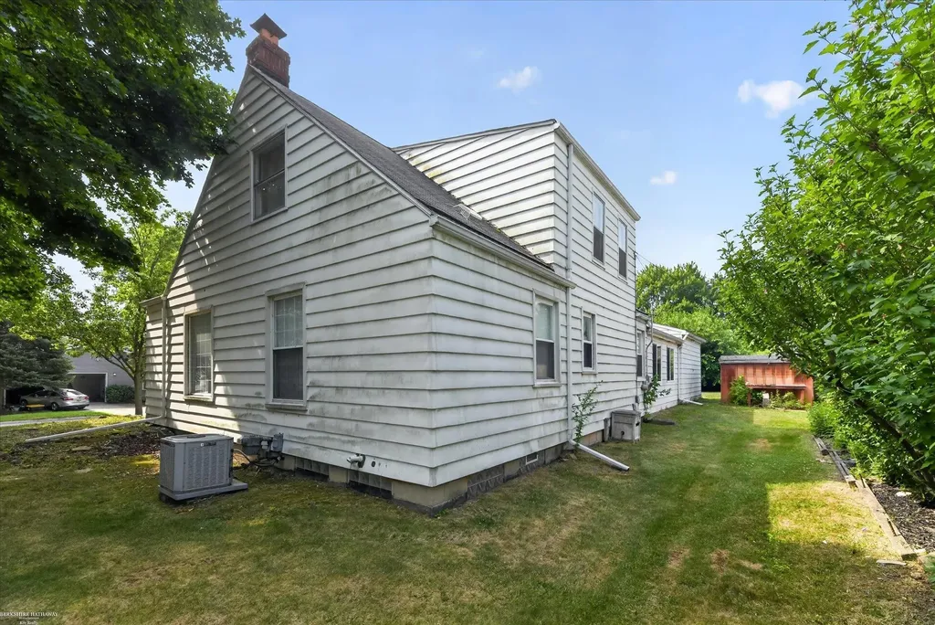 1114 Burlington Drive Mt. Clemens City MI 48043