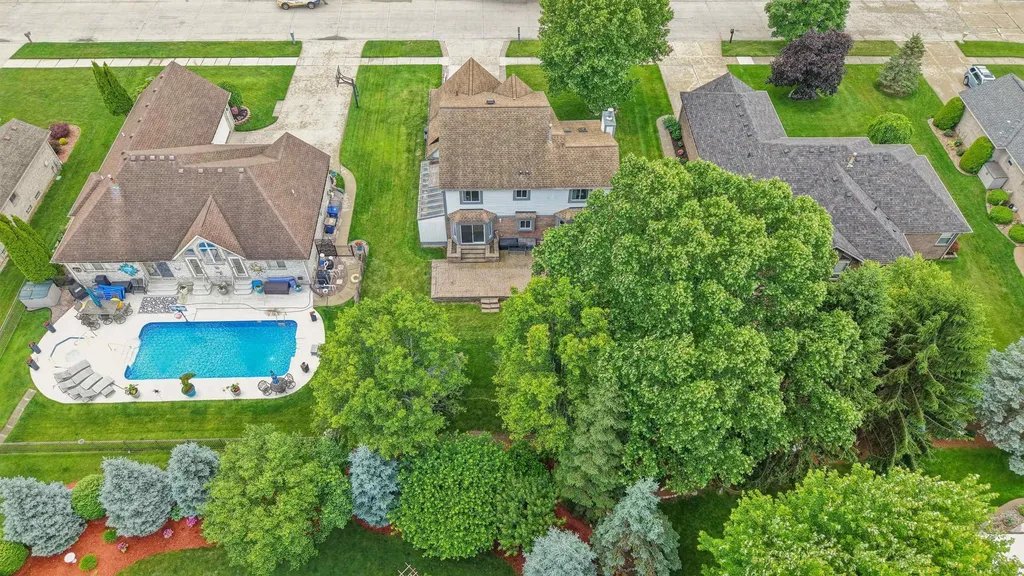 34347 Lillian Road Chesterfield Township MI 48047