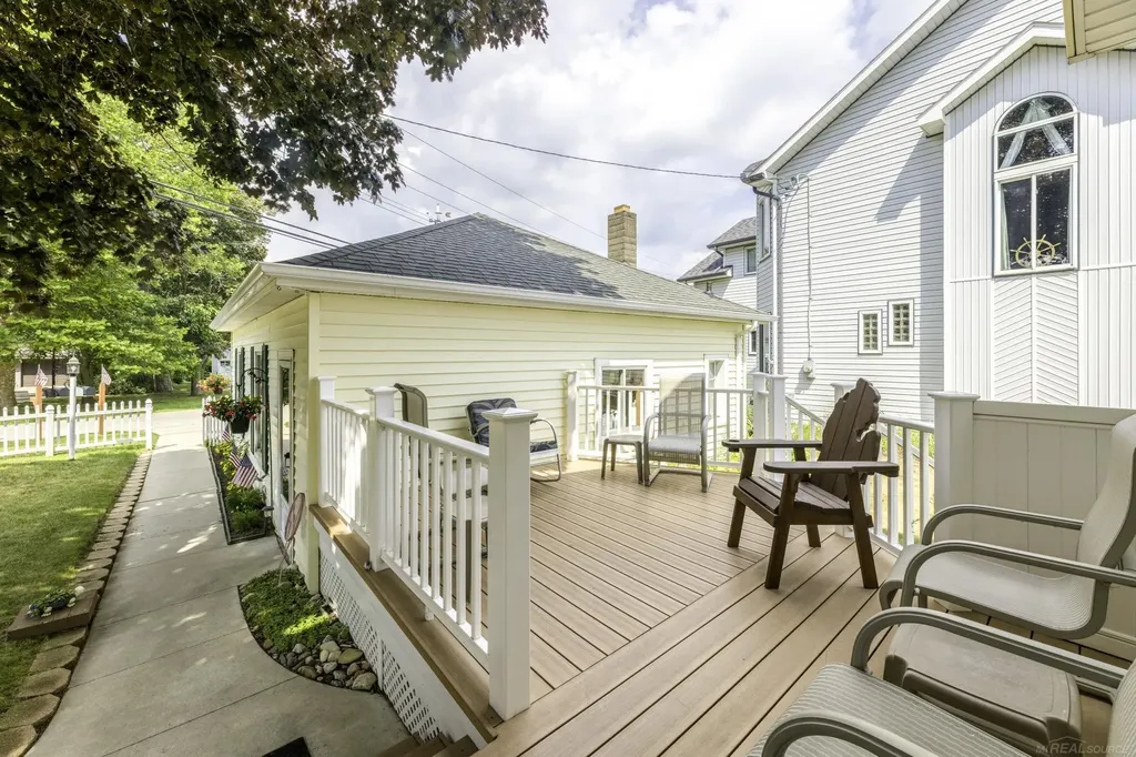 7769 Lakeview Drive Worth Township MI 48450