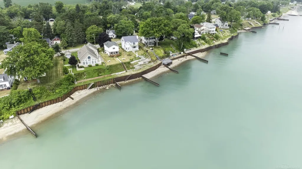 7769 Lakeview Drive Worth Township MI 48450