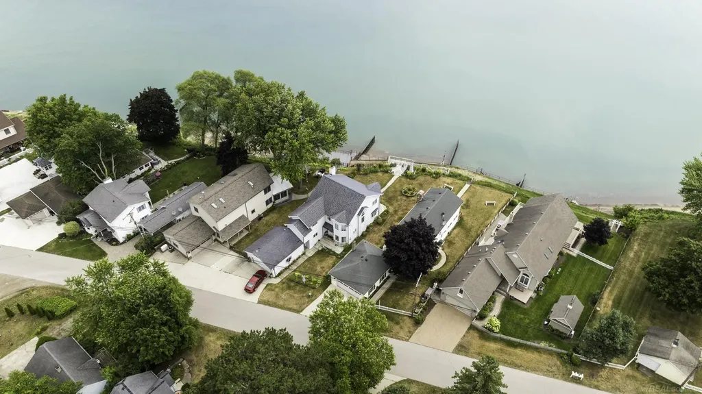 7769 Lakeview Drive Worth Township MI 48450