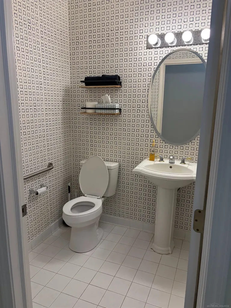 3831 Springwood Court Auburn Hills City MI 48326