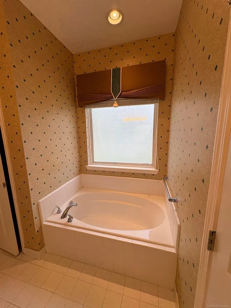 3831 Springwood Court Auburn Hills City MI 48326