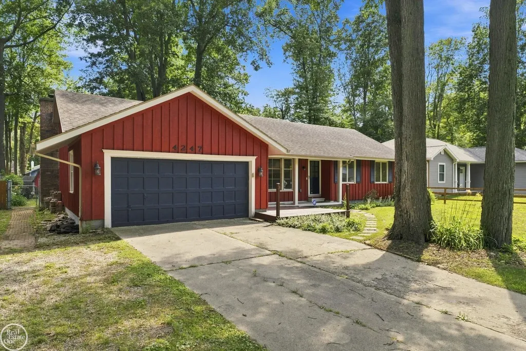 4247 Old Forge Drive Fort Gratiot Charter Township MI 48059