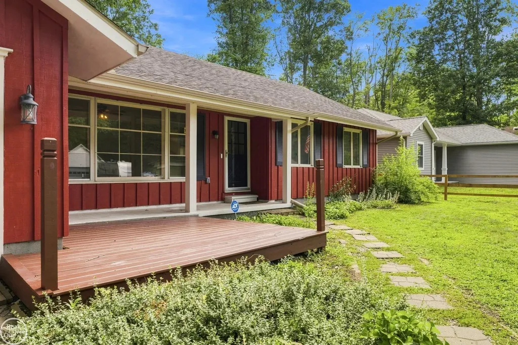 4247 Old Forge Drive Fort Gratiot Charter Township MI 48059