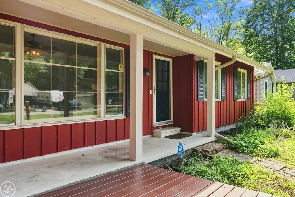 4247 Old Forge Drive Fort Gratiot Charter Township MI 48059