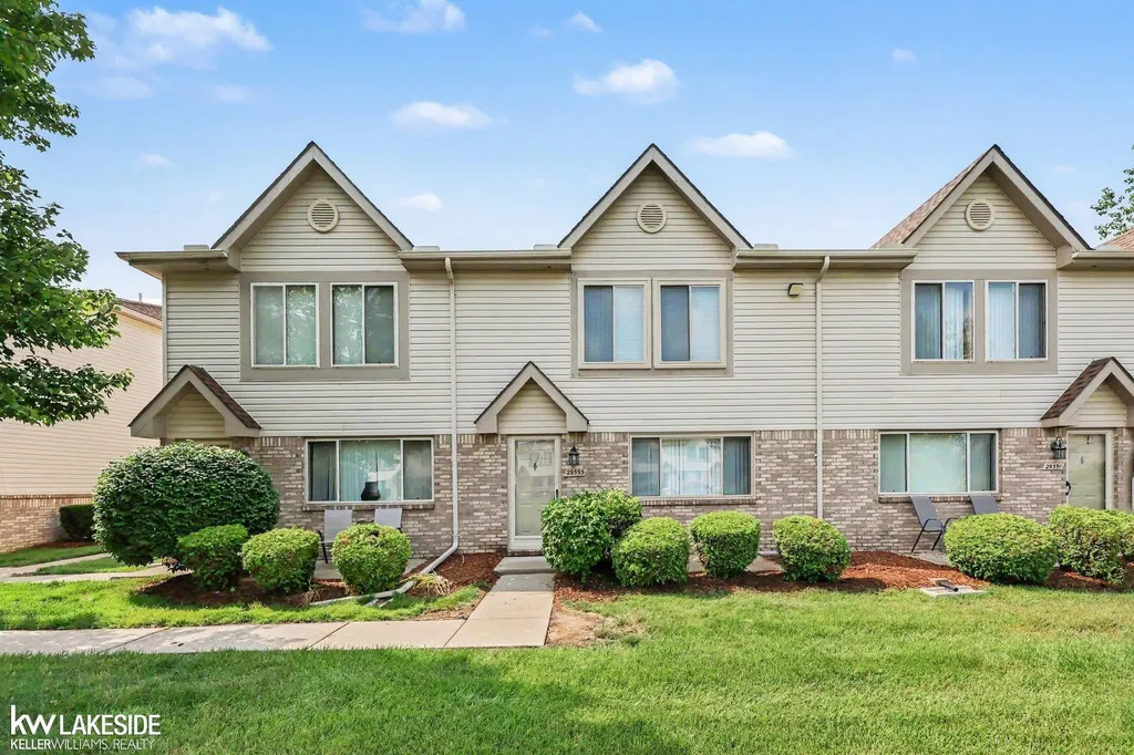 29393 Maurice Court Chesterfield Township MI 48047