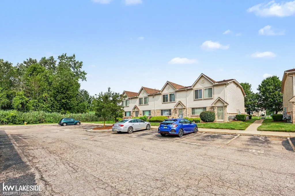 29393 Maurice Court Chesterfield Township MI 48047