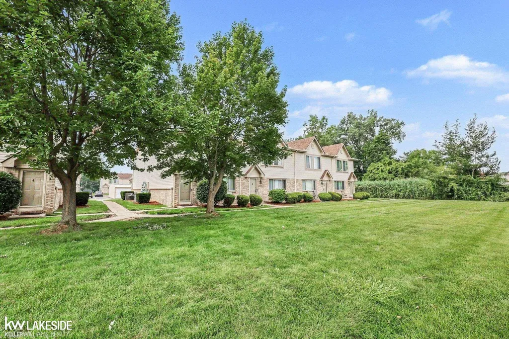 29393 Maurice Court Chesterfield Township MI 48047