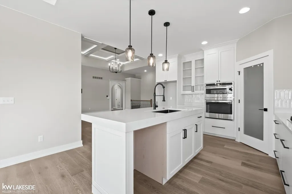 18816 Via Firenze Macomb Township MI 48044