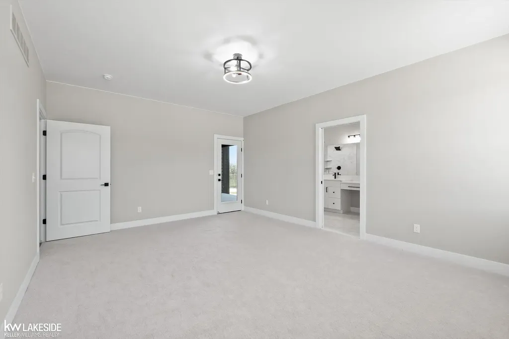 18816 Via Firenze Macomb Township MI 48044