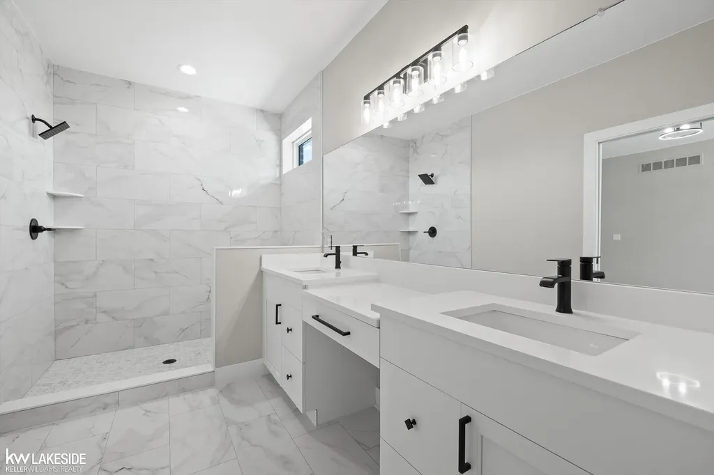 18816 Via Firenze Macomb Township MI 48044