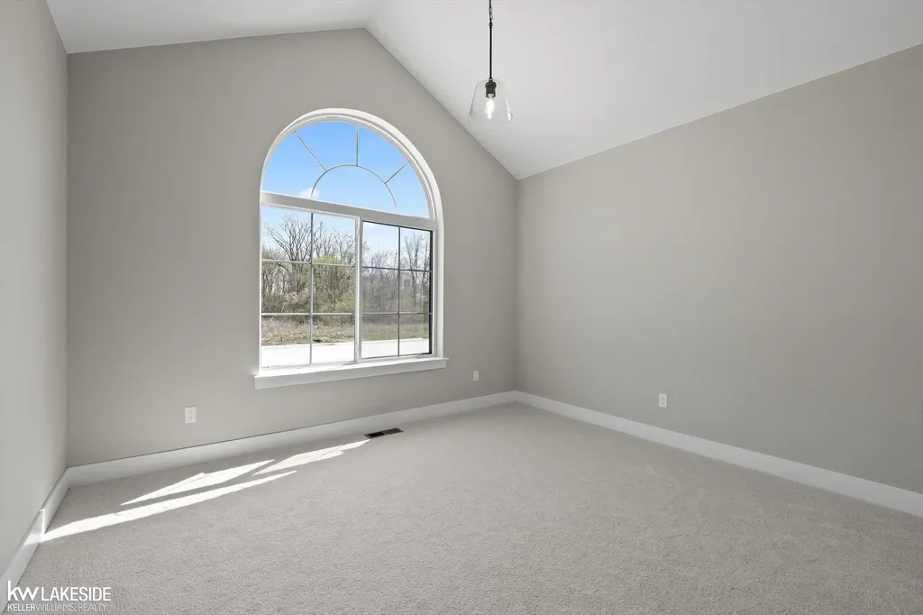 18816 Via Firenze Macomb Township MI 48044