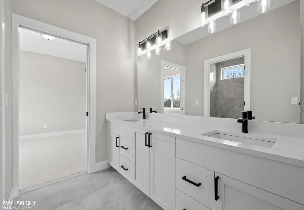 18816 Via Firenze Macomb Township MI 48044