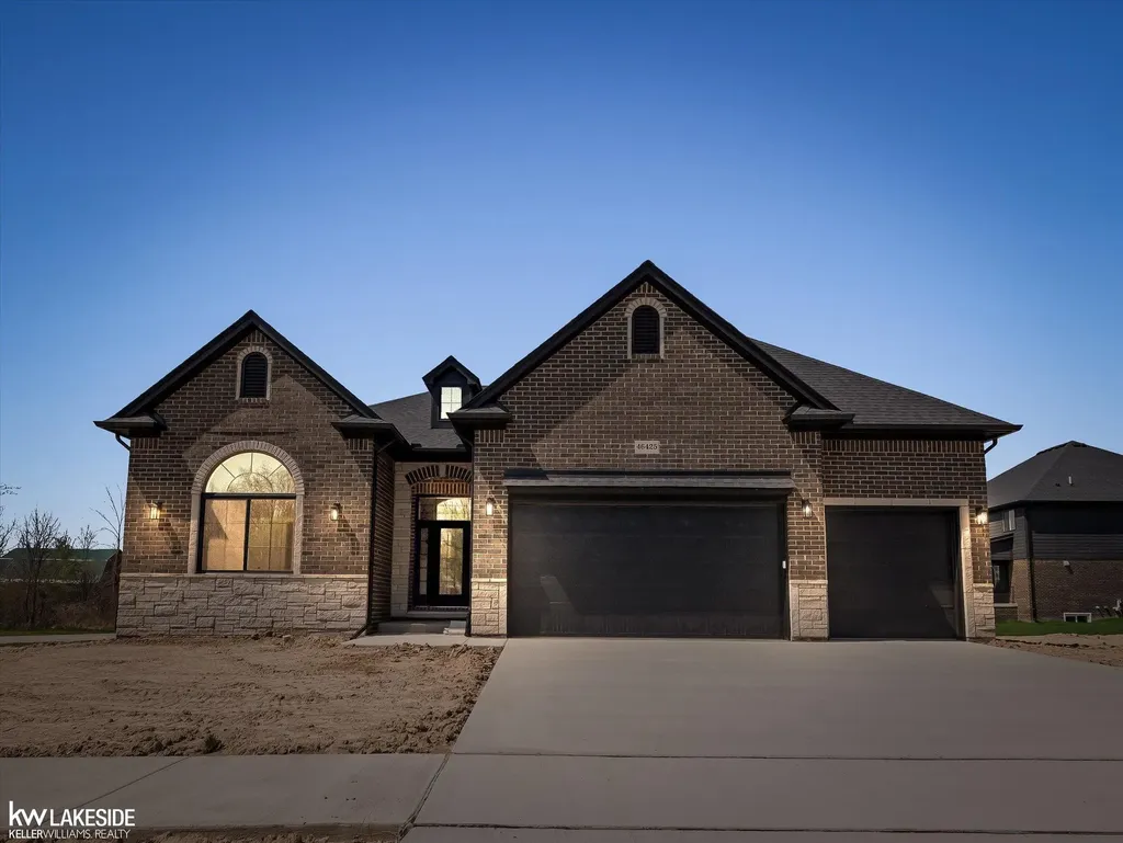 18816 Via Firenze Macomb Township MI 48044