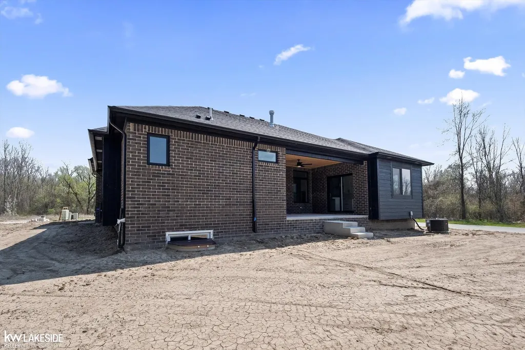 18816 Via Firenze Macomb Township MI 48044