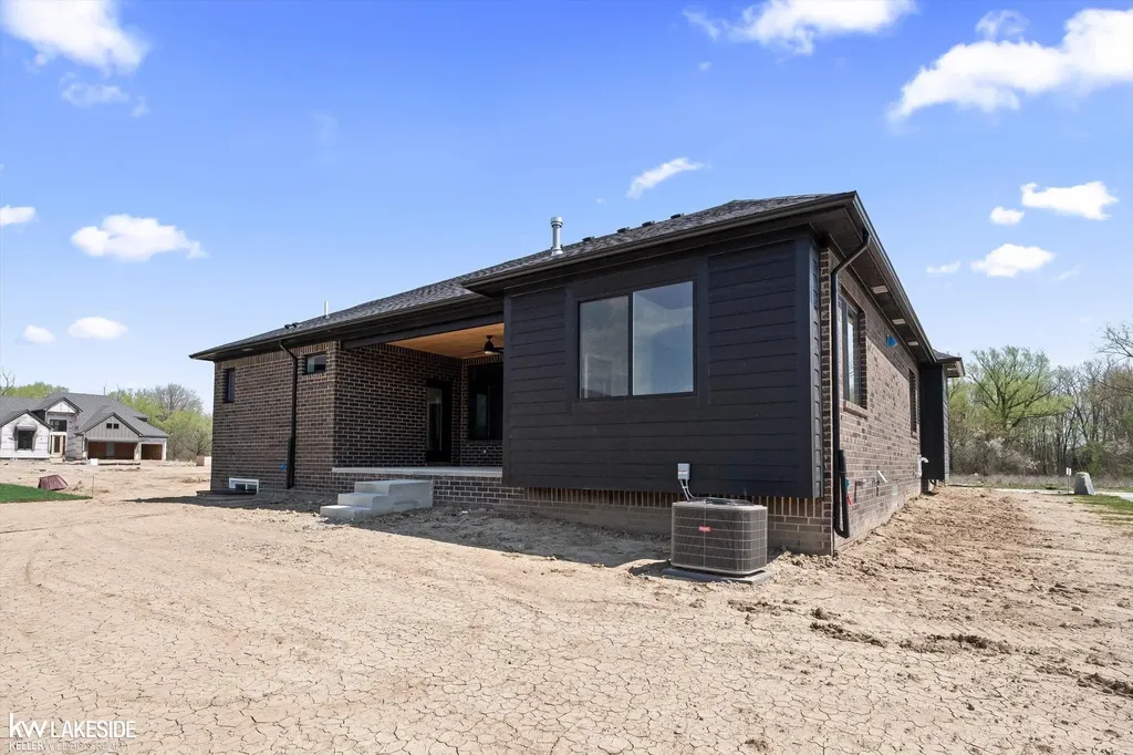 18816 Via Firenze Macomb Township MI 48044