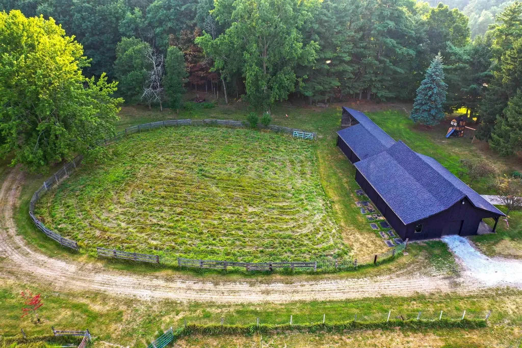 6235 Welch Road Brockway Township MI 48097
