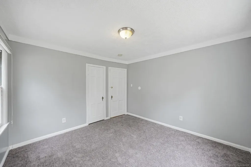 21726 8 1/2 Mile Road Southfield City MI 48075