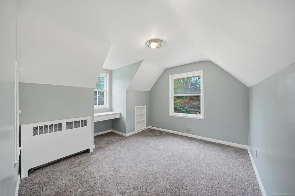 21726 8 1/2 Mile Road Southfield City MI 48075