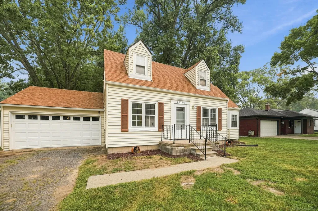 21726 8 1/2 Mile Road Southfield City MI 48075