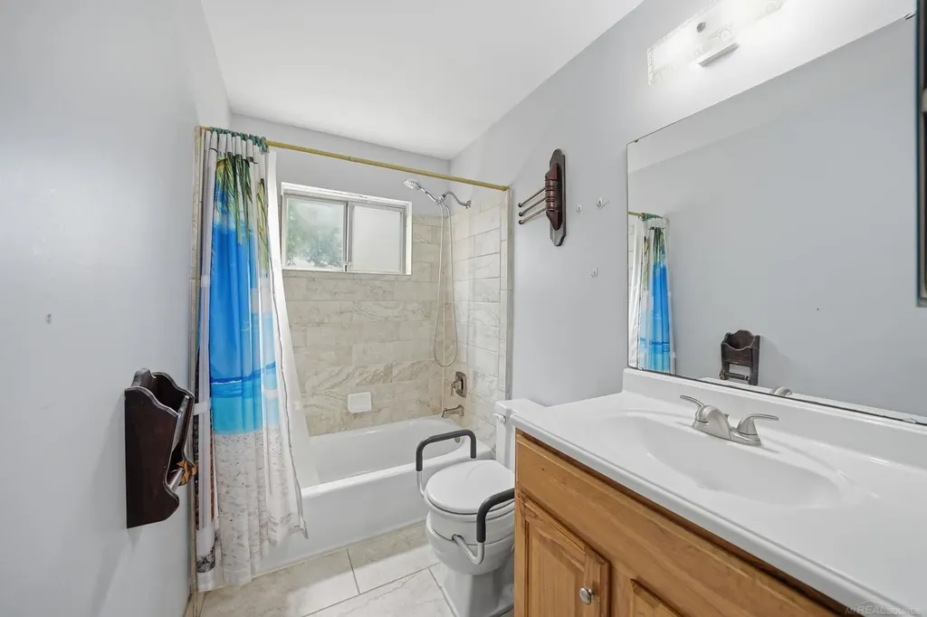 1069 Urbancrest Drive Troy City MI 48083