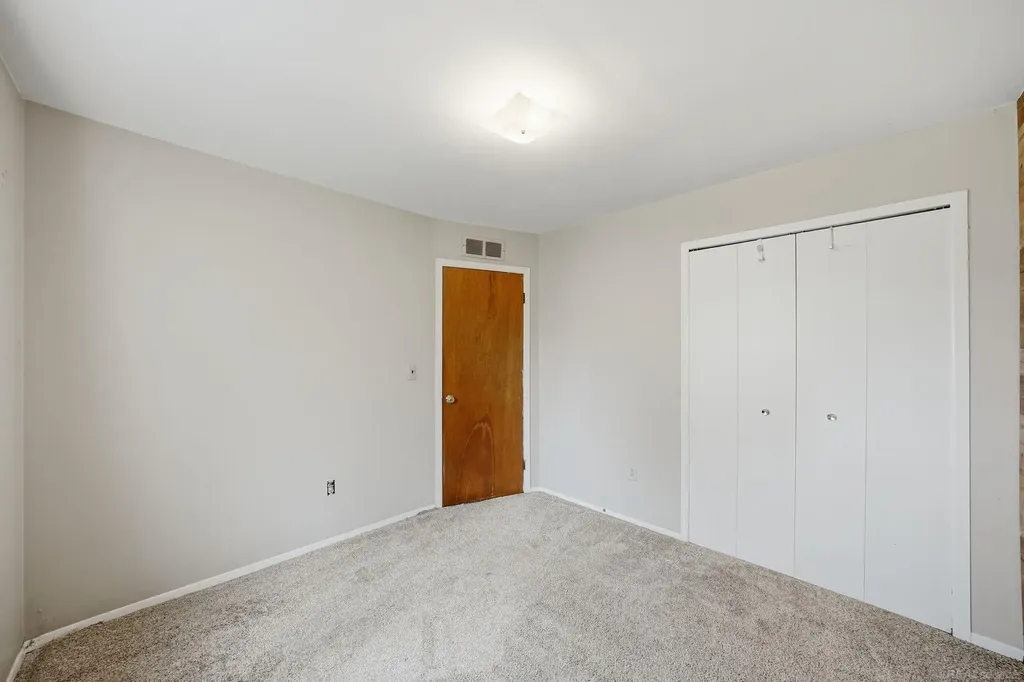 1069 Urbancrest Drive Troy City MI 48083
