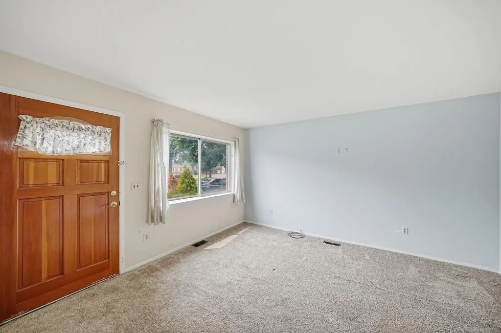 1069 Urbancrest Drive Troy City MI 48083