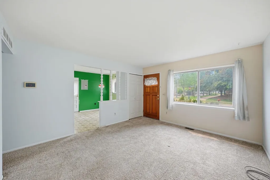 1069 Urbancrest Drive Troy City MI 48083