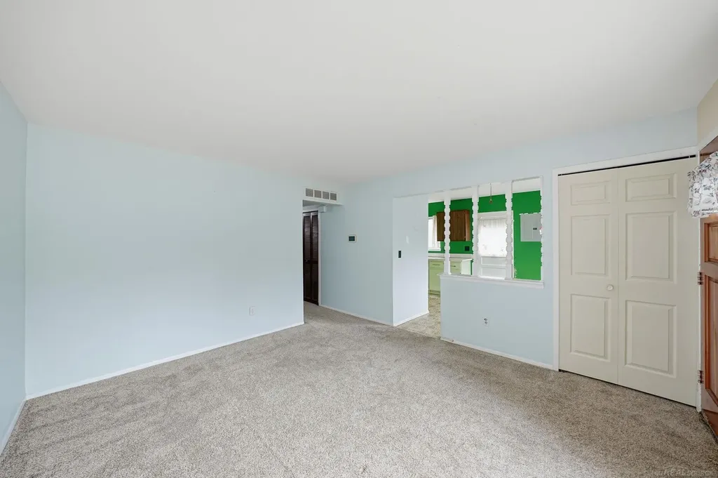 1069 Urbancrest Drive Troy City MI 48083