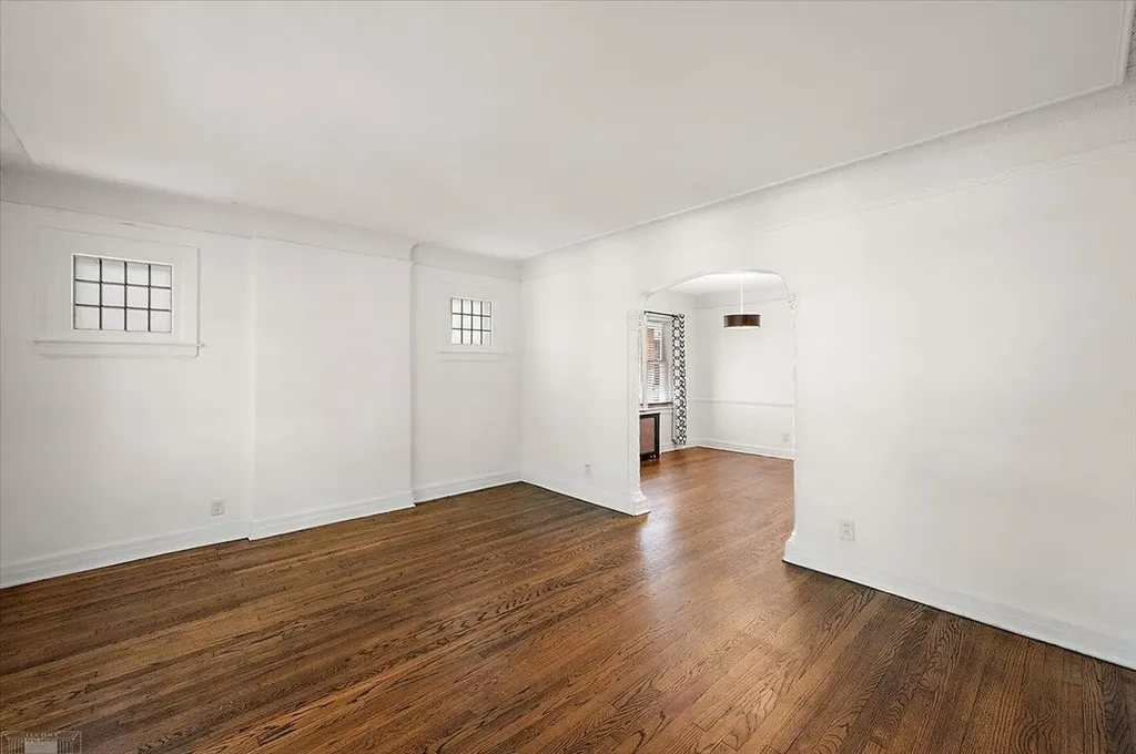 873-875 Beaconsfield Avenue Grosse Pointe Park City MI 48230