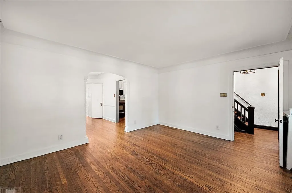 873-875 Beaconsfield Avenue Grosse Pointe Park City MI 48230