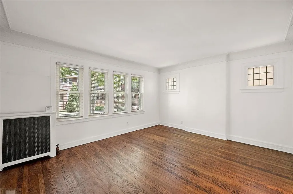 873-875 Beaconsfield Avenue Grosse Pointe Park City MI 48230