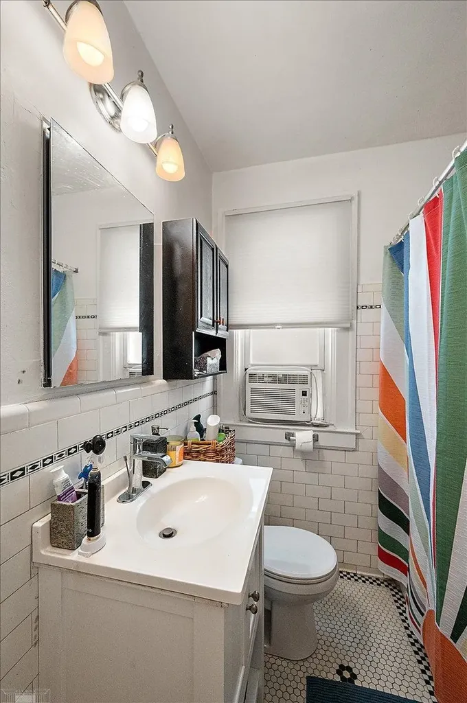873-875 Beaconsfield Avenue Grosse Pointe Park City MI 48230
