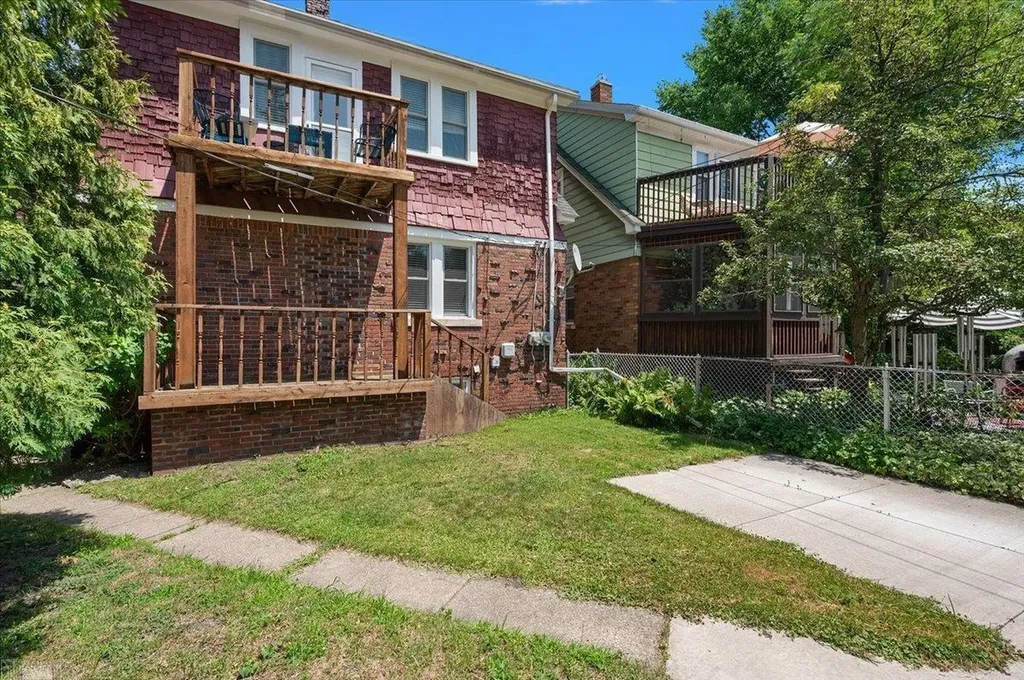873-875 Beaconsfield Avenue Grosse Pointe Park City MI 48230