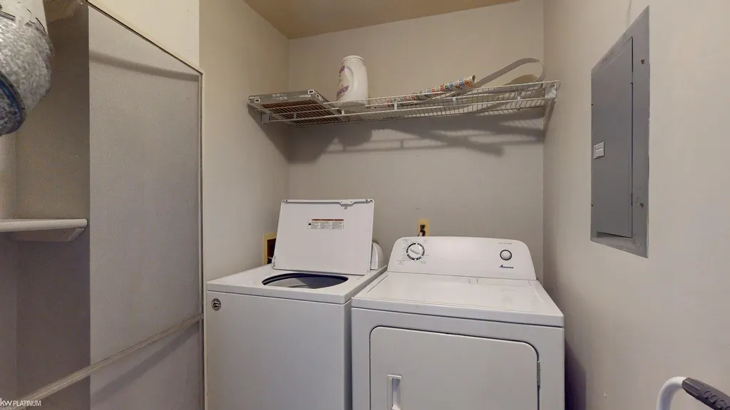 24114 Avon Lane Clinton Charter Township MI 48036