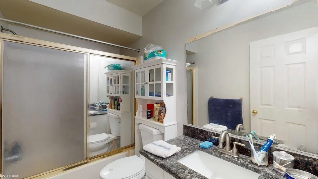24114 Avon Lane Clinton Charter Township MI 48036