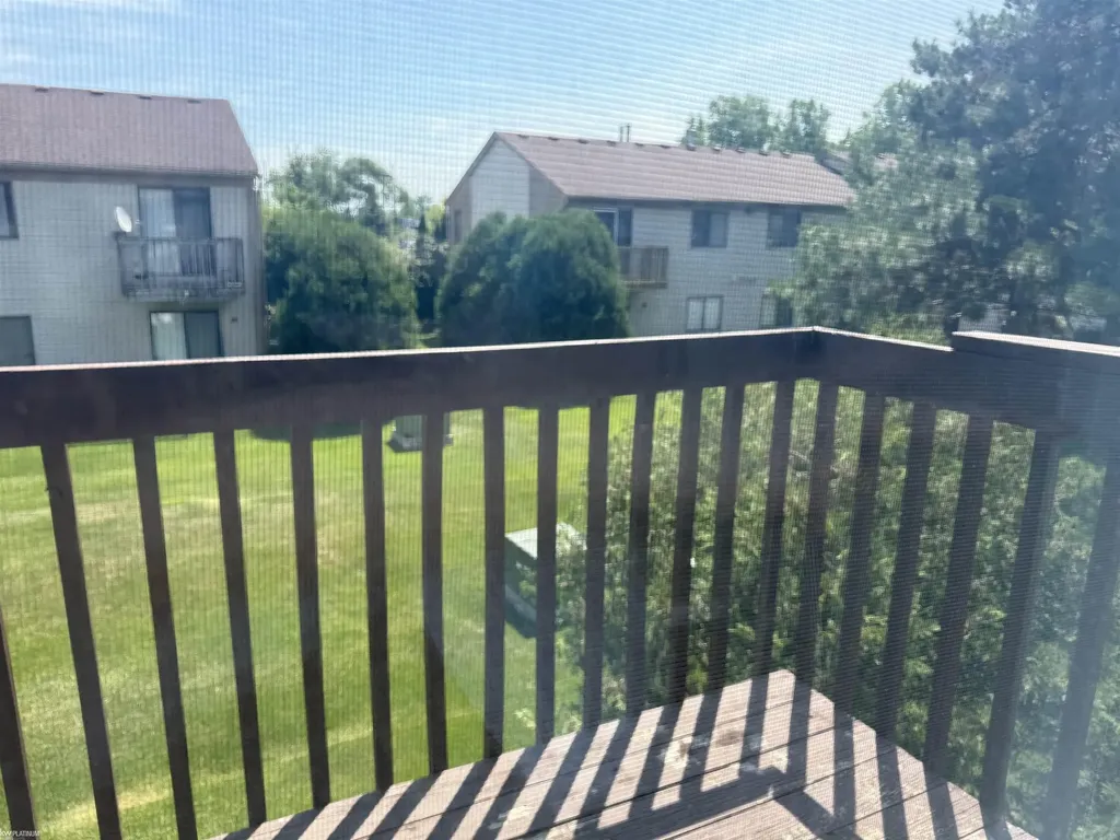 24114 Avon Lane Clinton Charter Township MI 48036