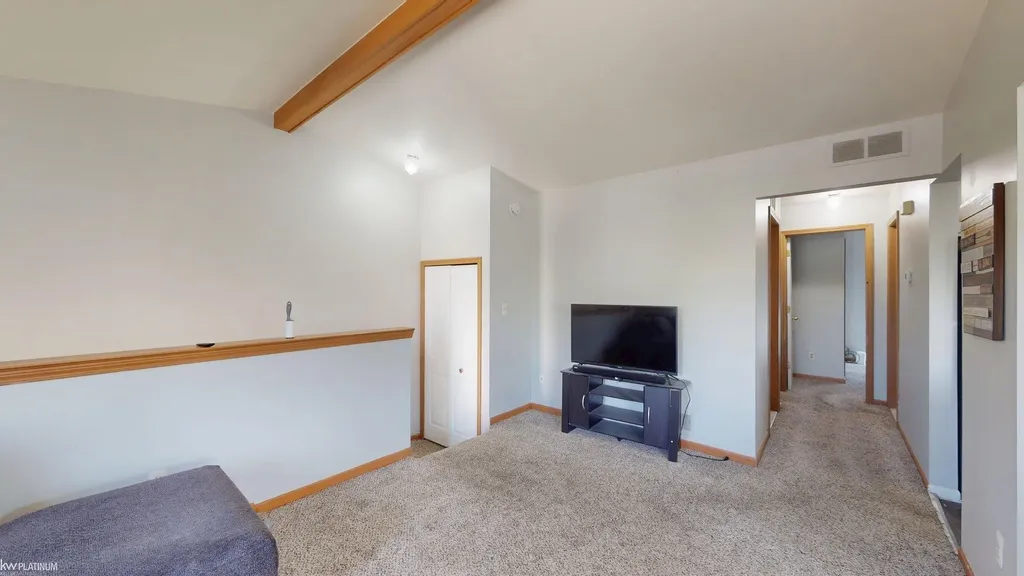 24114 Avon Lane Clinton Charter Township MI 48036