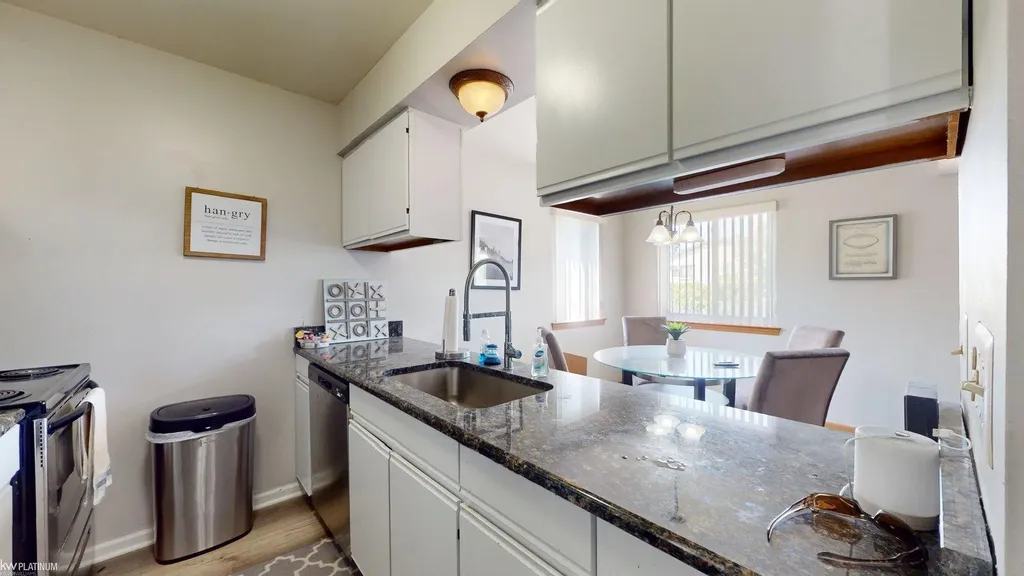24114 Avon Lane Clinton Charter Township MI 48036