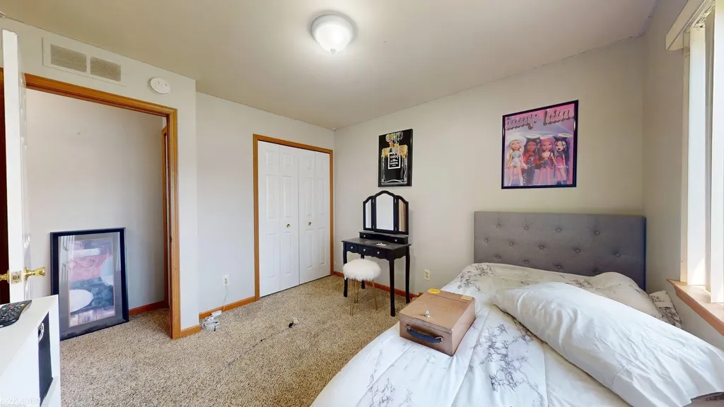 24114 Avon Lane Clinton Charter Township MI 48036