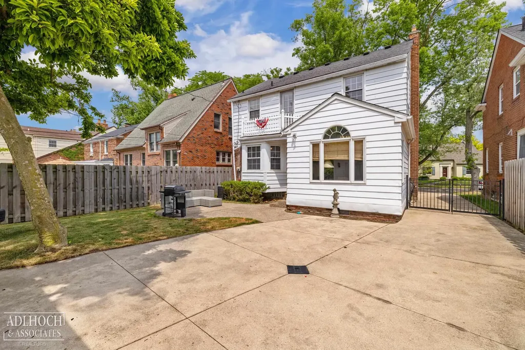 423 Moran Road Grosse Pointe Farms City MI 48236