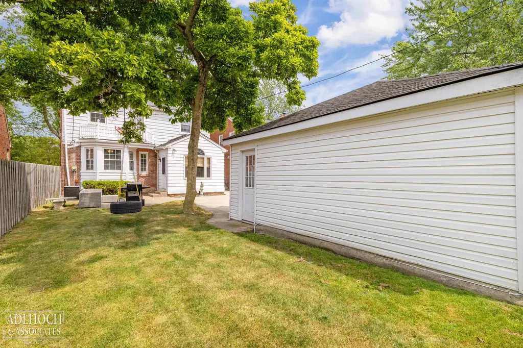 423 Moran Road Grosse Pointe Farms City MI 48236