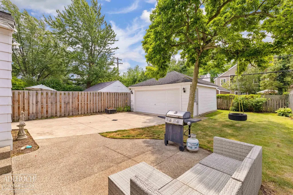 423 Moran Road Grosse Pointe Farms City MI 48236