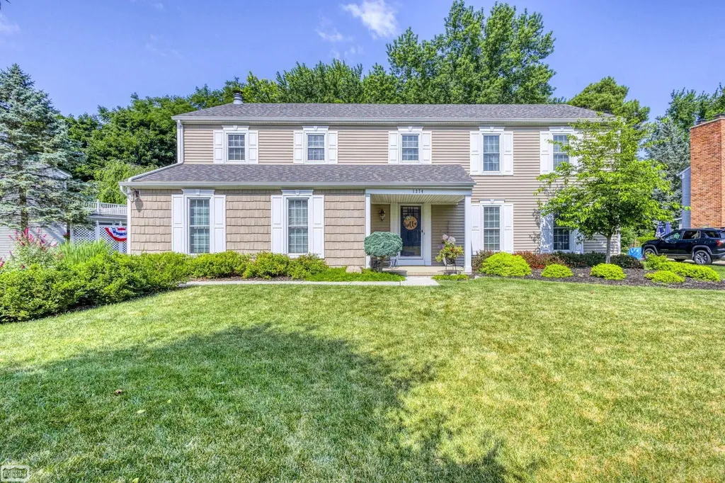 1374 E Horseshoe Bend Drive Rochester Hills City MI 48306